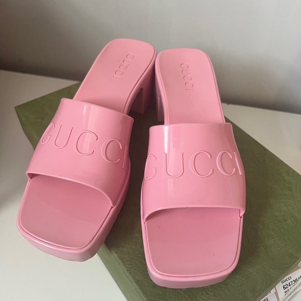 Gucci Wild Rose Rubber Heel